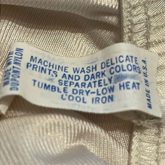 Essential VTG Vanity Fair cream with lace trim midi  half Slip - Sz S - Picture 8 of 8